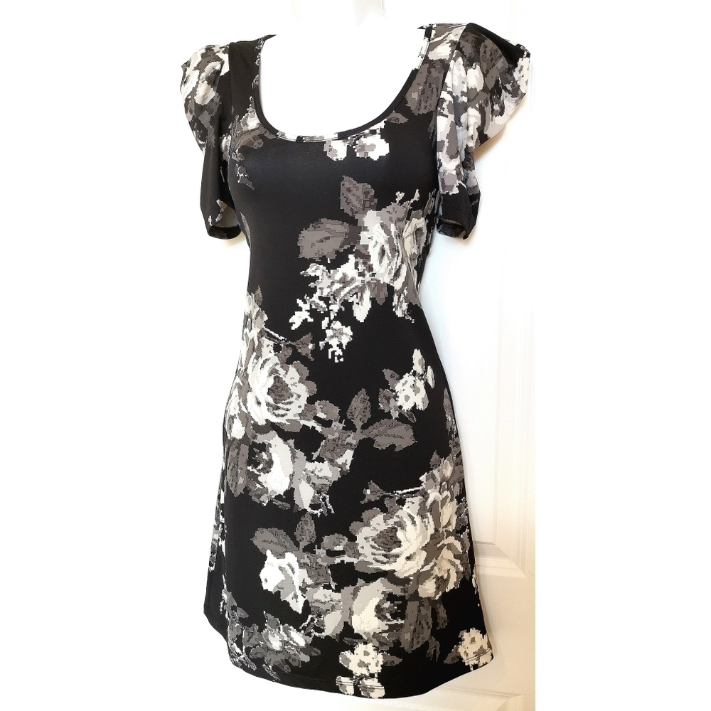 White roses Kismet dress A Line puff sleeves floral